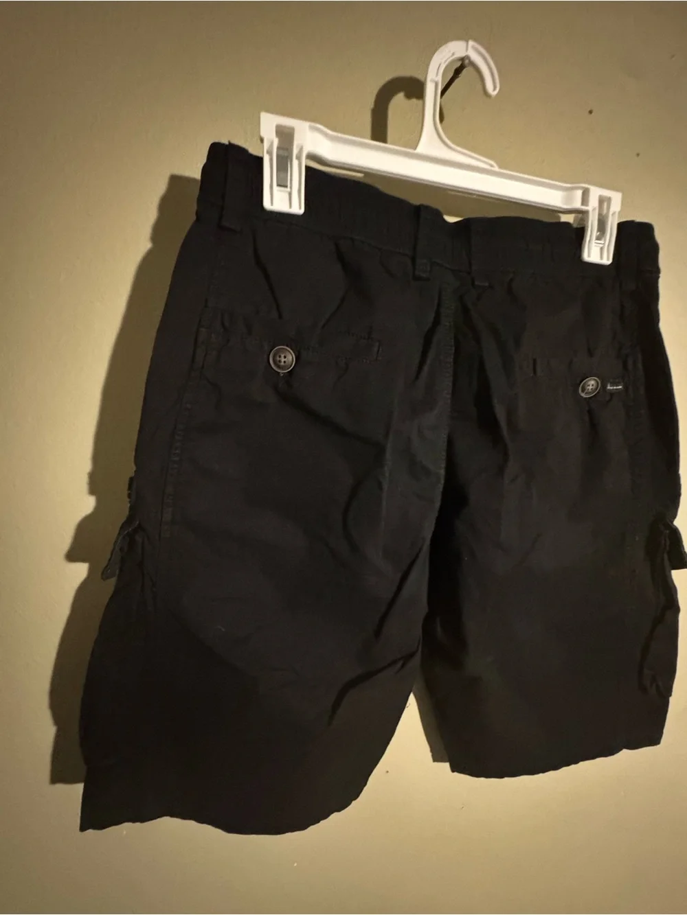 ZMYU-MEN Black Cargo Shorts with multiple pockets, Men’s Size 32. New with tags.